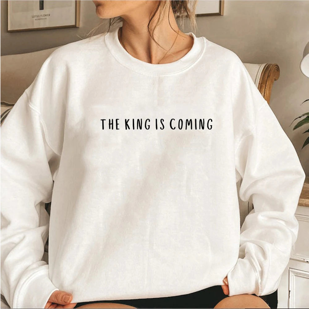 Sudadera unisex con cuello redondo "El rey viene"